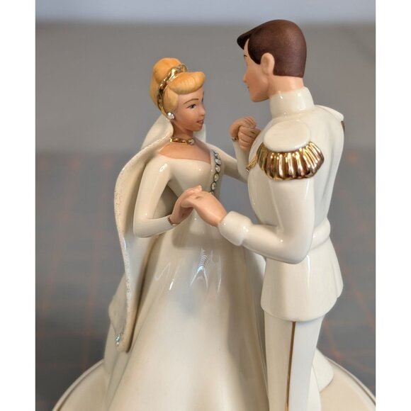 Lenox Disney Showcase Collection Cinderella Wedding Day Cake Topper Porcelain - Picture 12 of 16